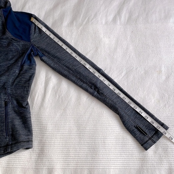 lululemon Forme Jacket in Reversible Slub Denim Inkwell Size 8 - Picture 7 of 10